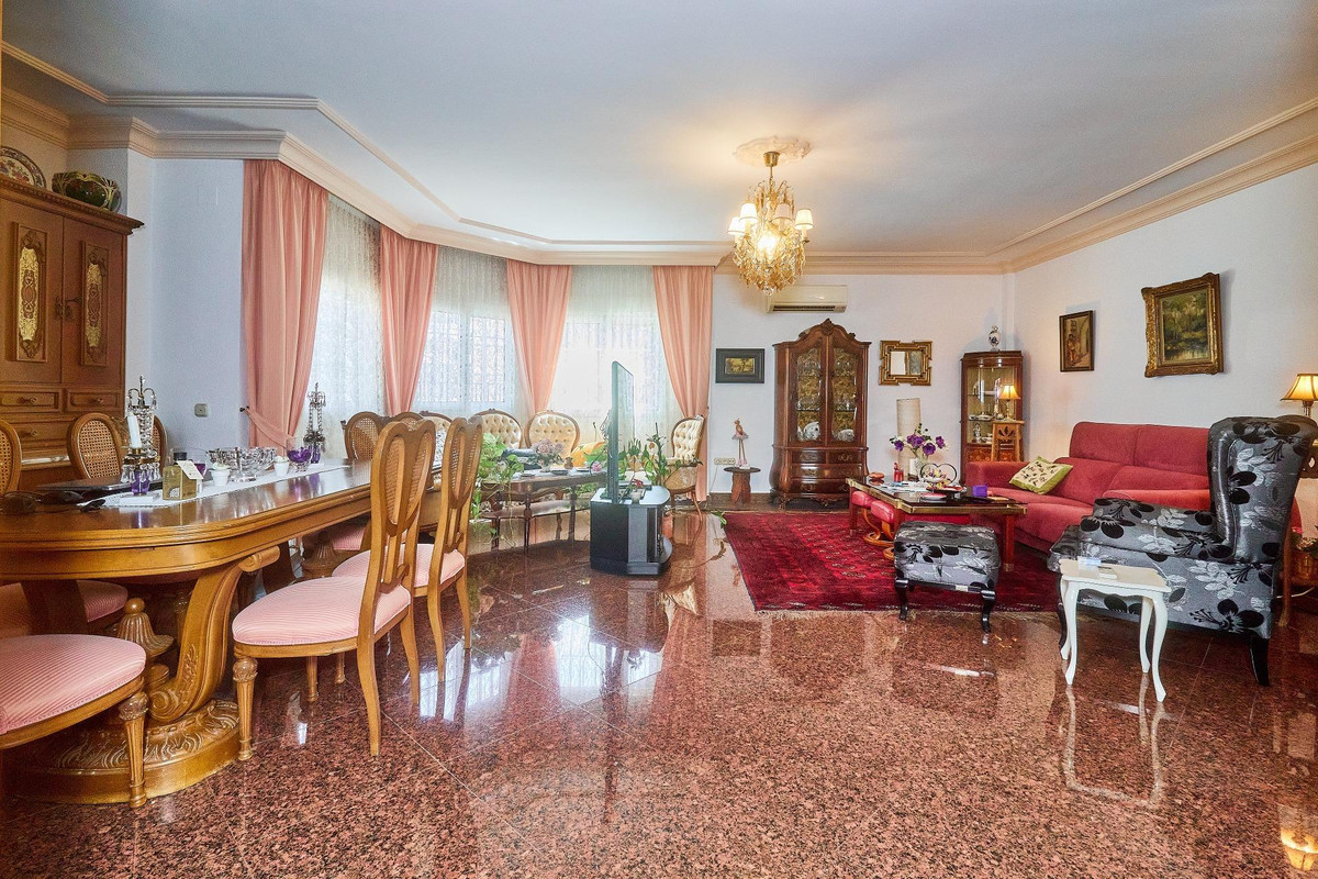 Se vende Villa - Chalet de 5 dormitorios en Costa Del Sol, Málaga, España