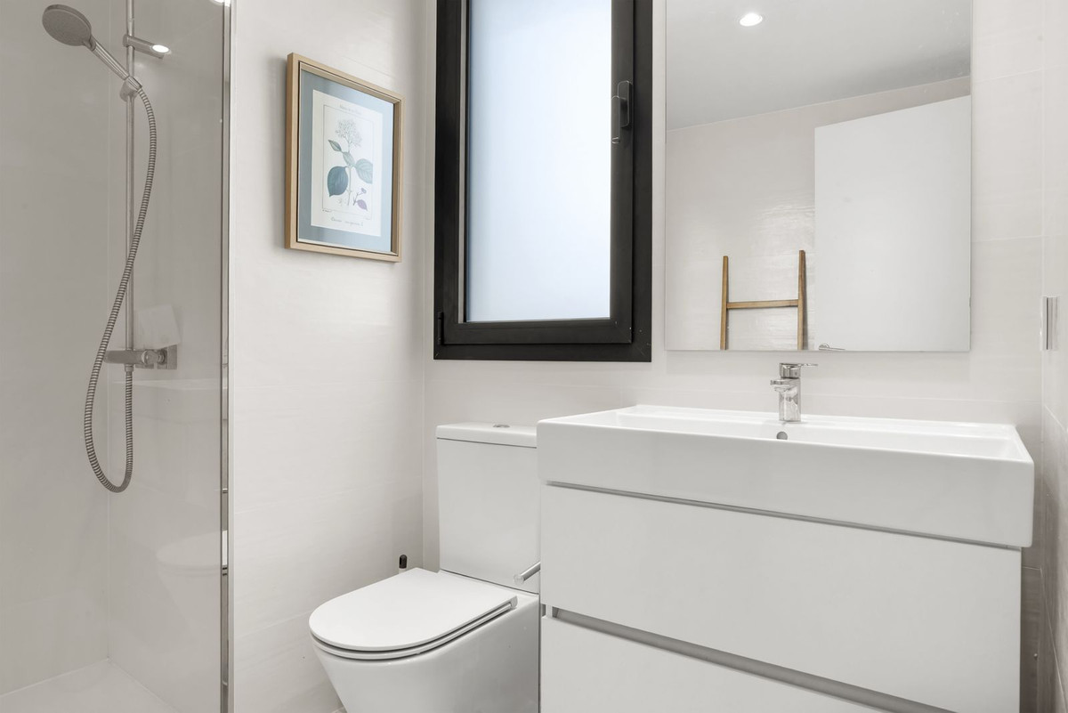 2 Bed Apartment for sale in Selwo Costa Del Sol, Málaga, Spain