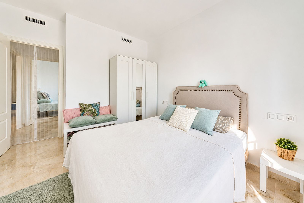 3 Bed Apartment for sale in La Duquesa Costa Del Sol, Málaga, Spain