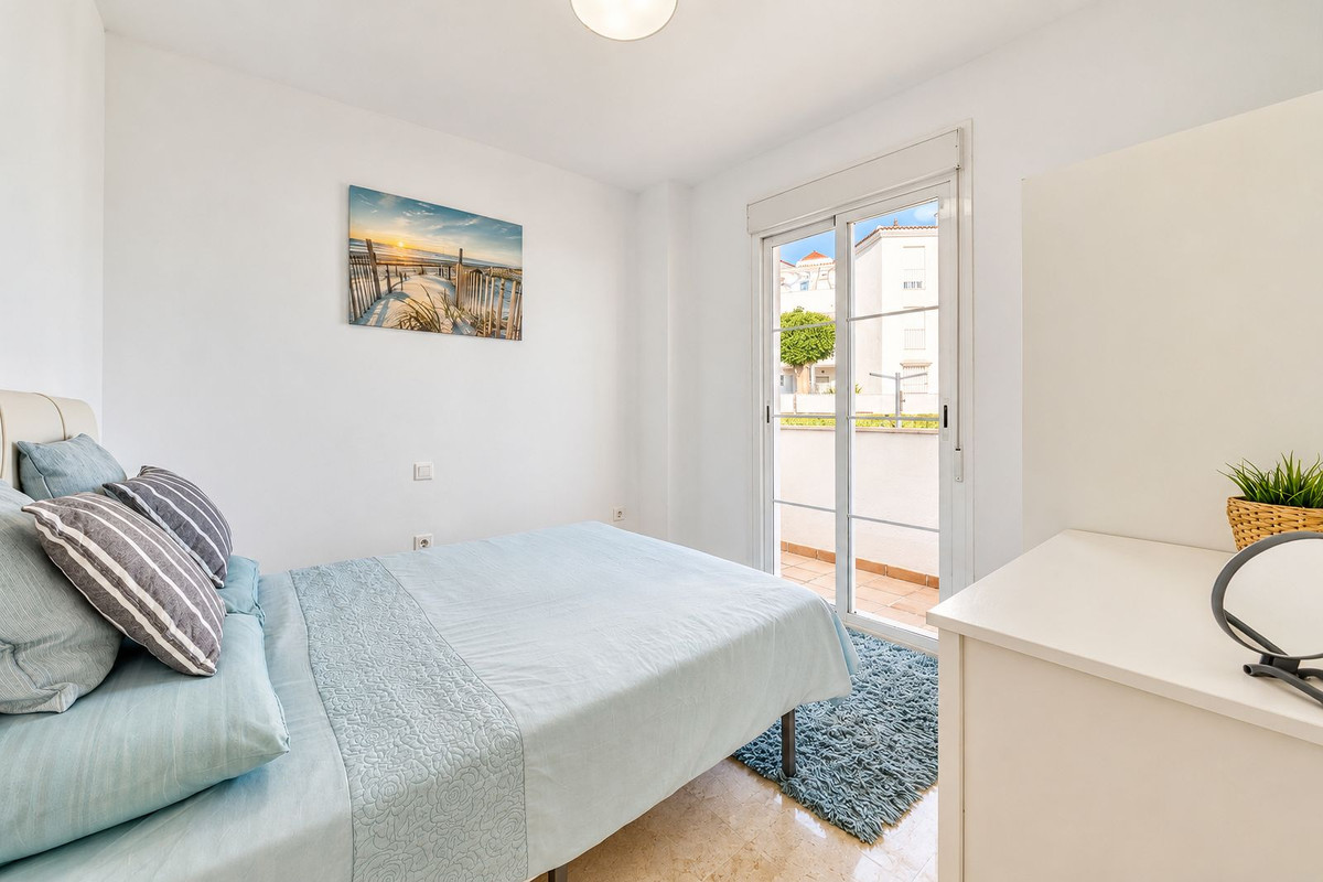 3 Bed Apartment for sale in La Duquesa Costa Del Sol, Málaga, Spain