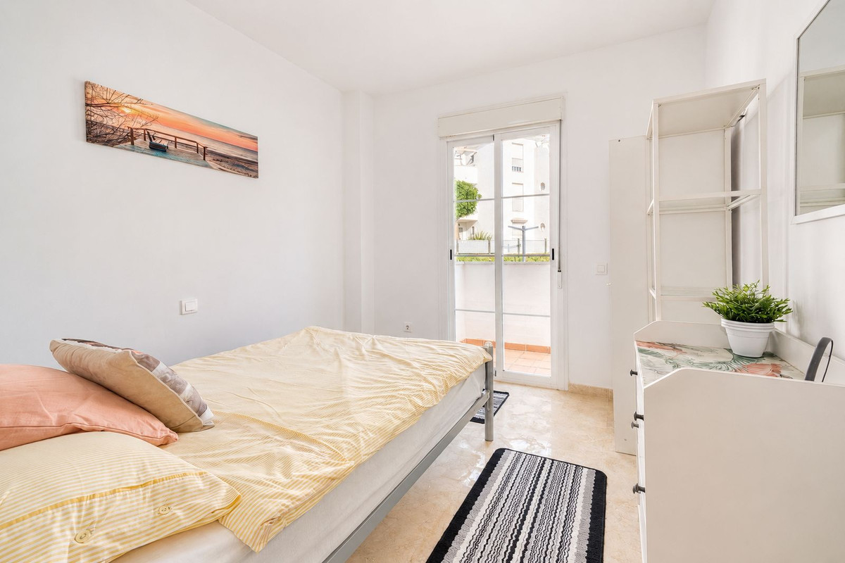 3 Bed Apartment for sale in La Duquesa Costa Del Sol, Málaga, Spain