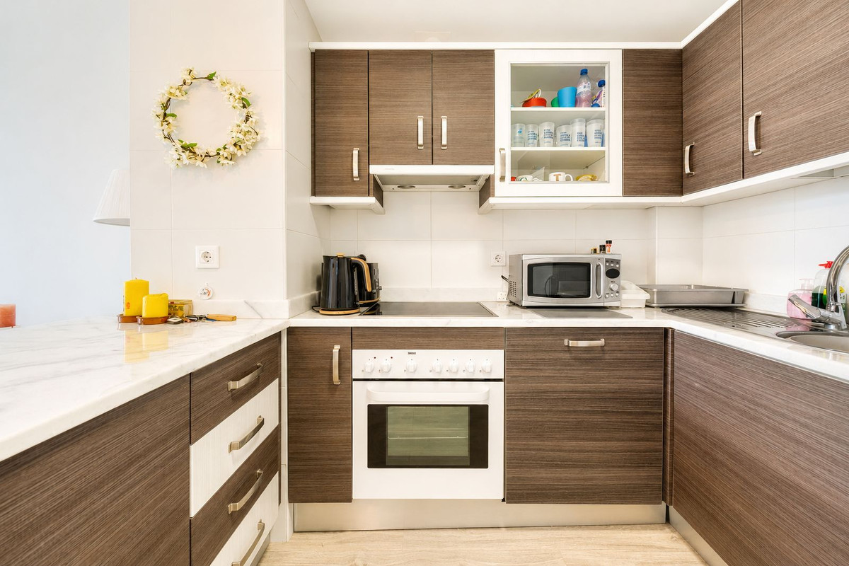 3 Bed Apartment for sale in La Duquesa Costa Del Sol, Málaga, Spain