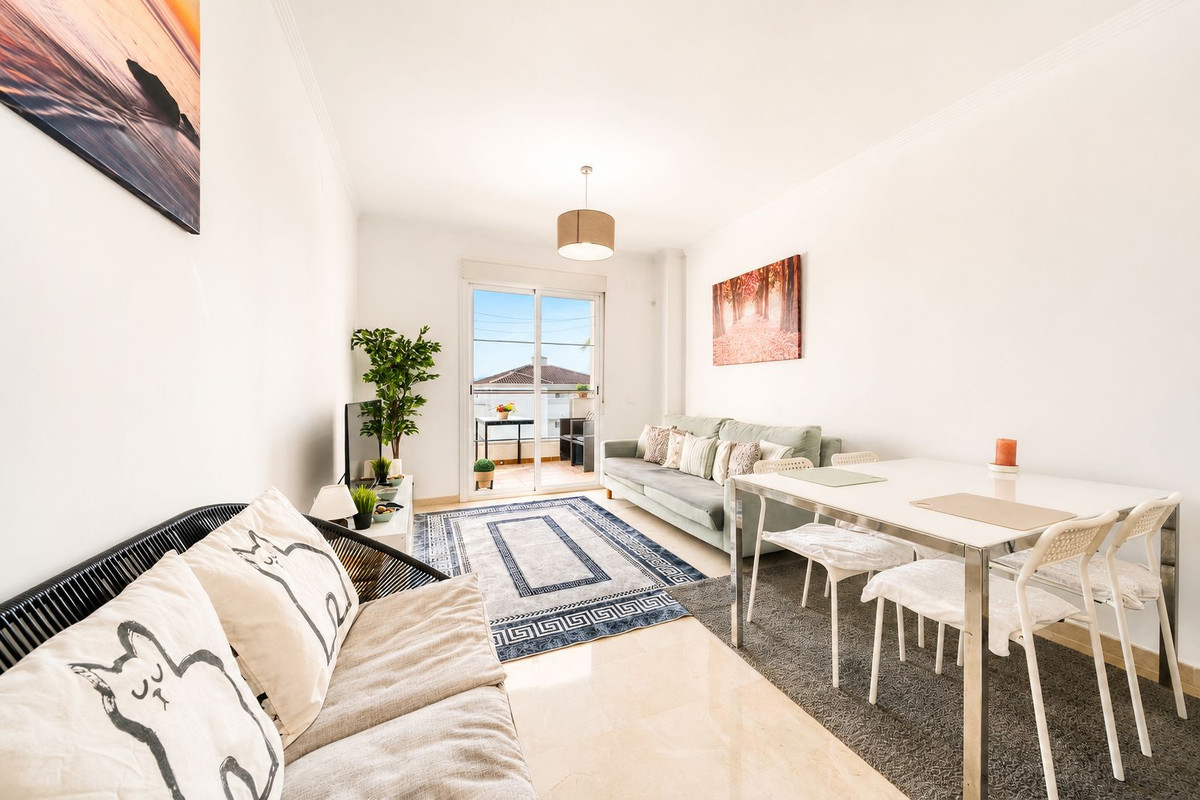 3 Bed Apartment for sale in La Duquesa Costa Del Sol, Málaga, Spain