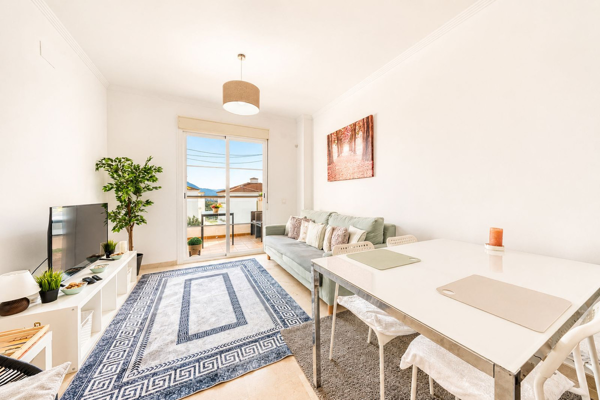 3 Bed Apartment for sale in La Duquesa Costa Del Sol, Málaga, Spain