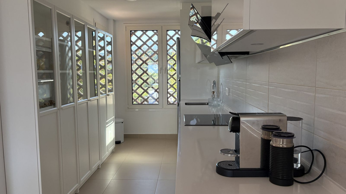 4 Bed Townhouse for sale in Atalaya Costa Del Sol, Málaga, Spain