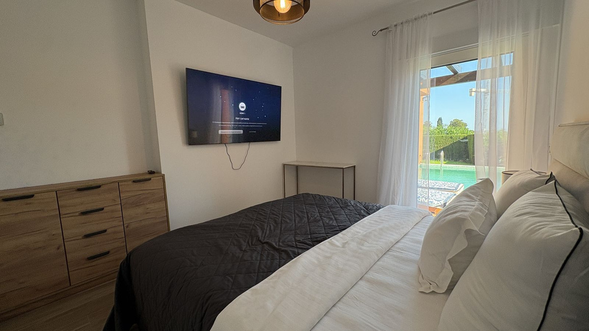 4 Bed Townhouse for sale in Atalaya Costa Del Sol, Málaga, Spain