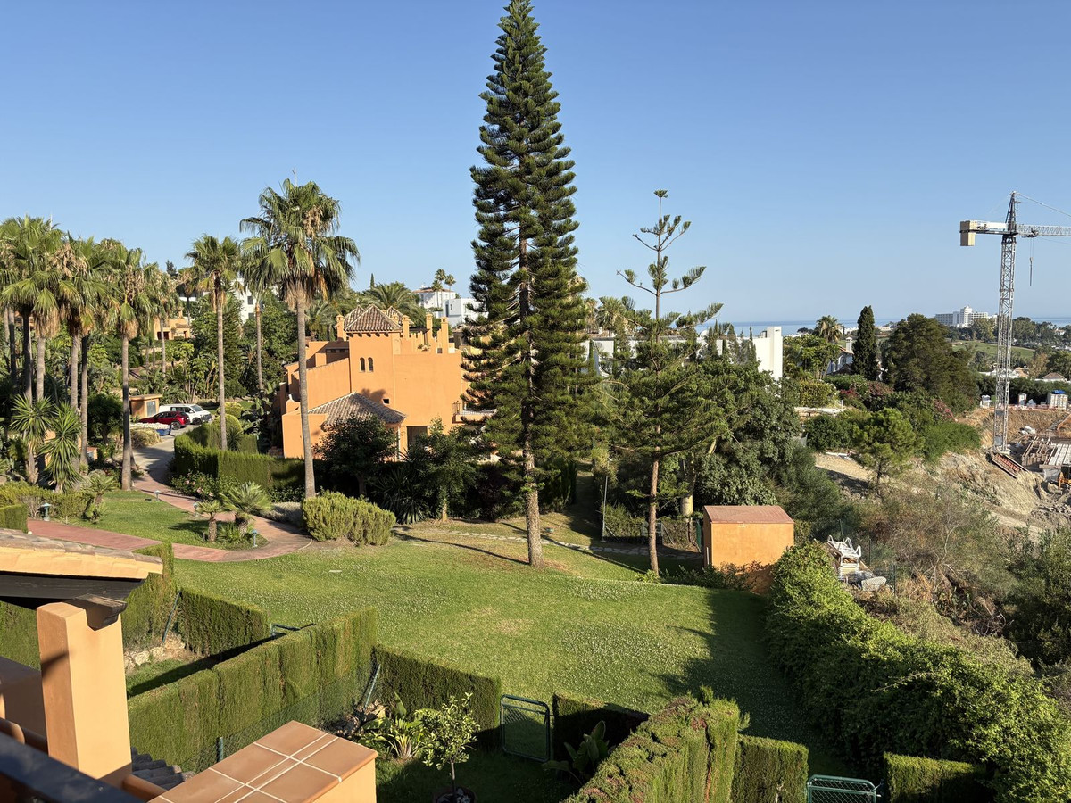 4 Bed Townhouse for sale in Atalaya Costa Del Sol, Málaga, Spain