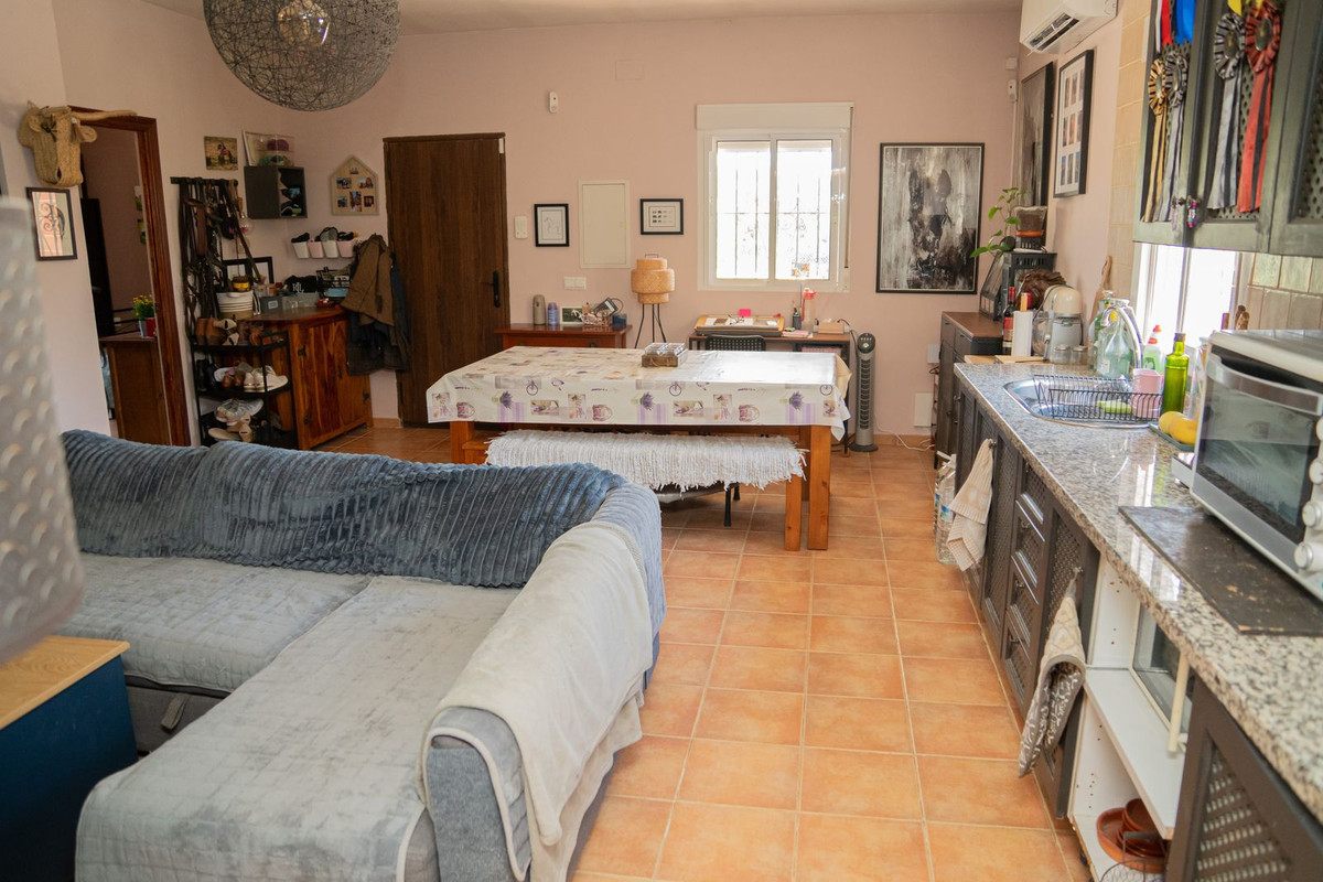 Se vende Finca - Cortijo de 2 dormitorios en Costa Del Sol, Málaga, España