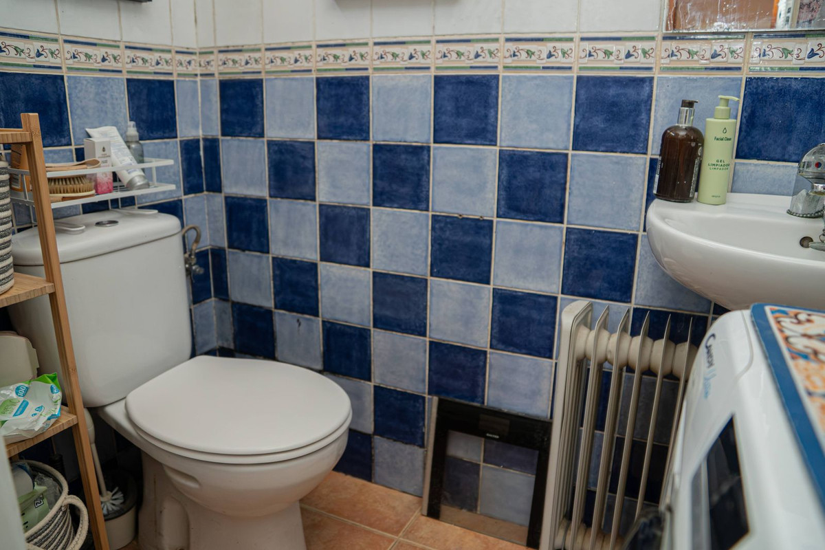 Se vende Finca - Cortijo de 2 dormitorios en Costa Del Sol, Málaga, España