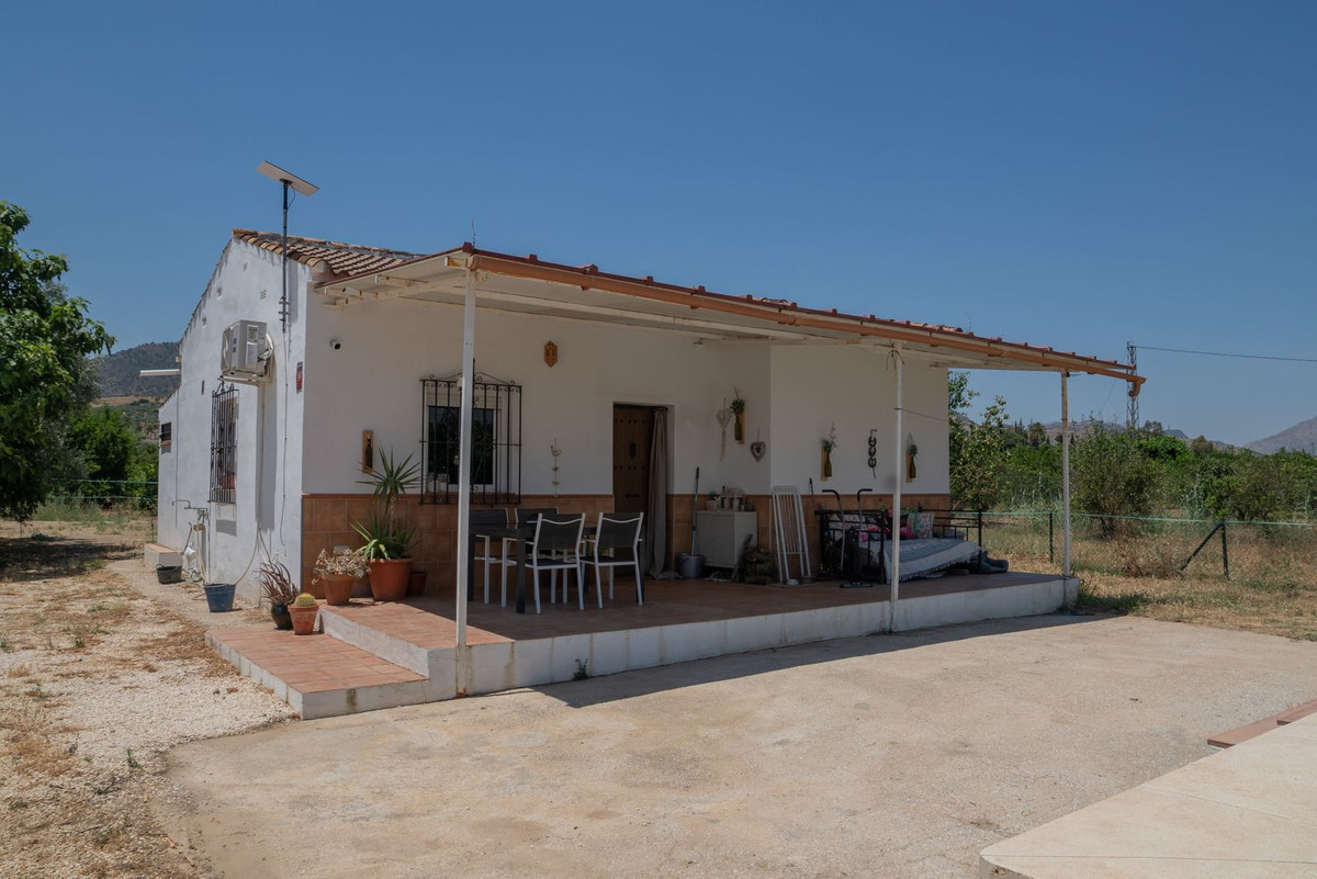 Se vende Finca - Cortijo de 2 dormitorios en Costa Del Sol, Málaga, España