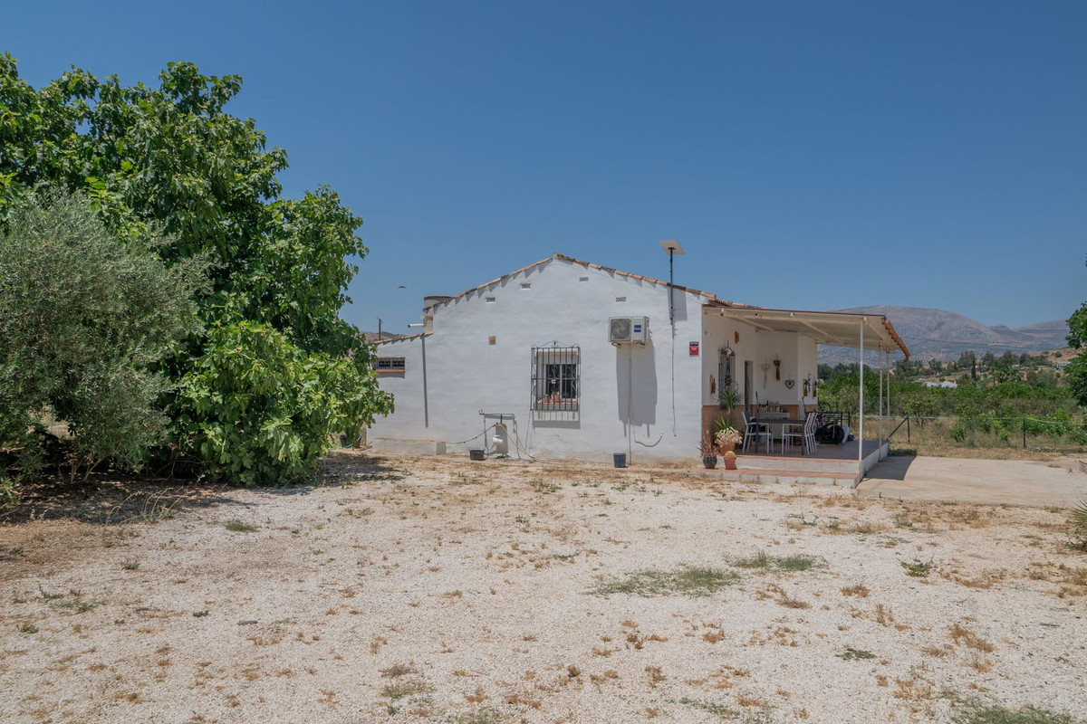 Se vende Finca - Cortijo de 2 dormitorios en Costa Del Sol, Málaga, España