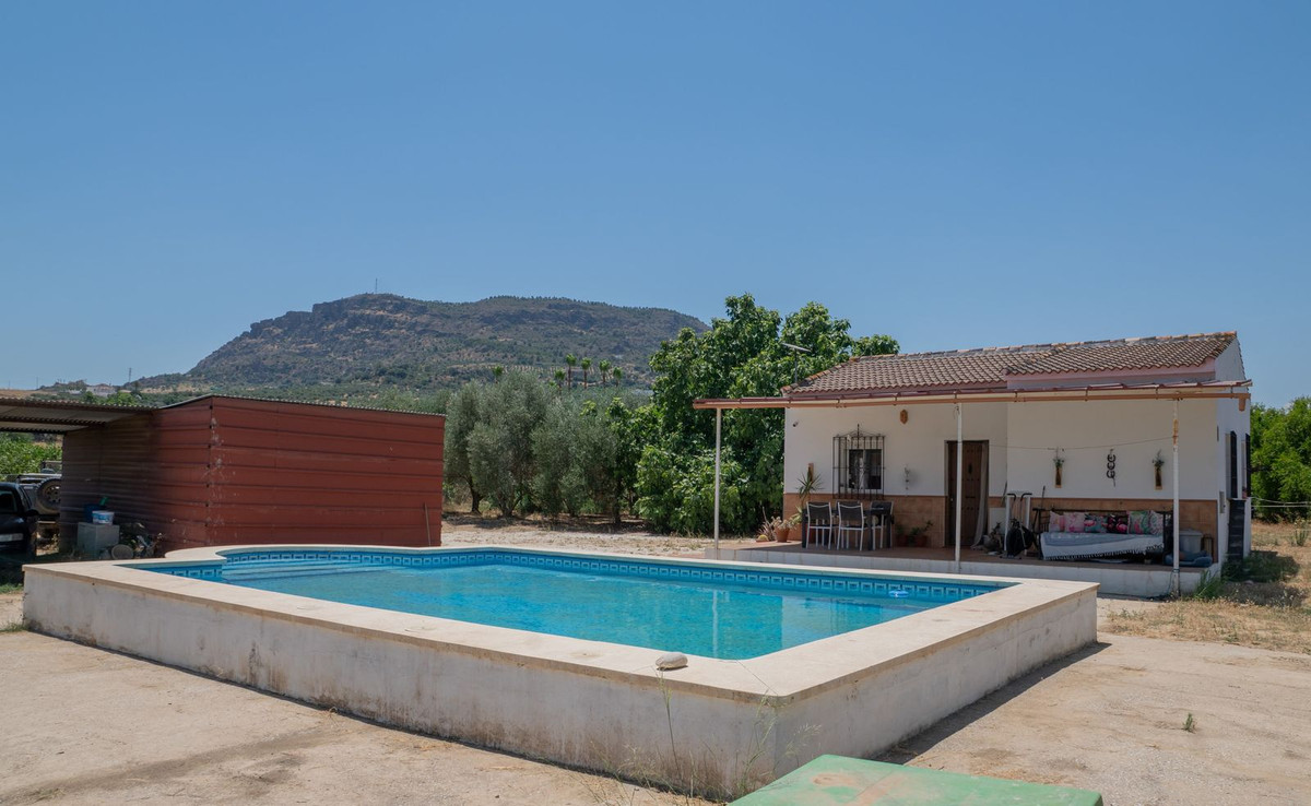 Se vende Finca - Cortijo de 2 dormitorios en Costa Del Sol, Málaga, España