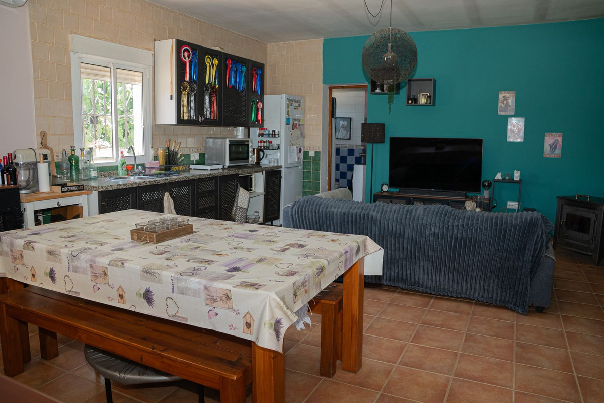 Se vende Finca - Cortijo de 2 dormitorios en Costa Del Sol, Málaga, España