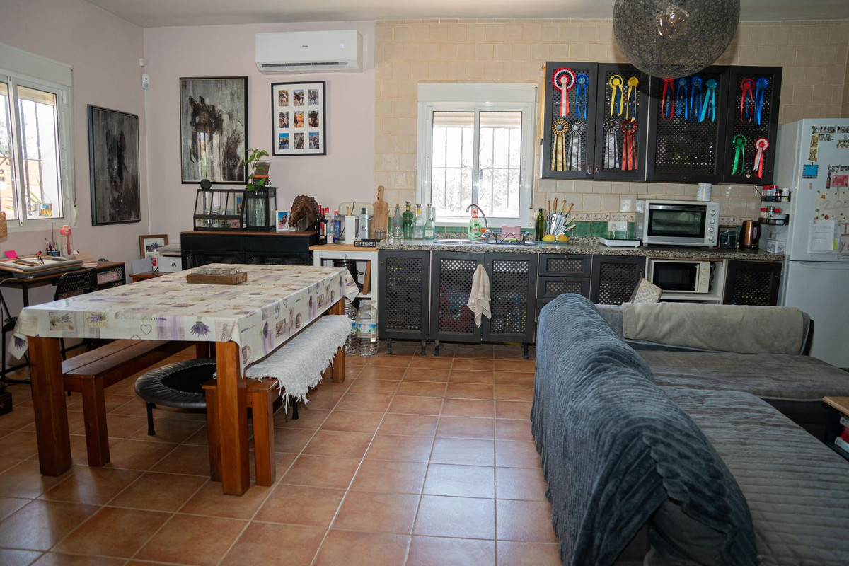 Se vende Finca - Cortijo de 2 dormitorios en Costa Del Sol, Málaga, España