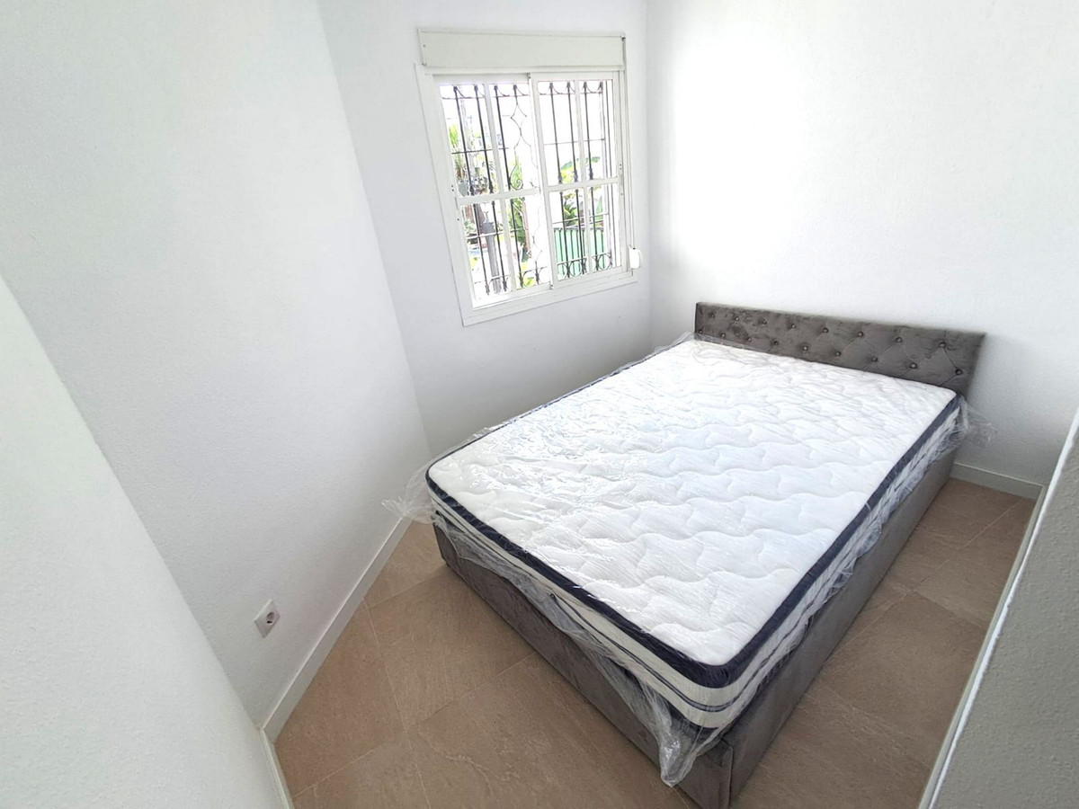 2 Bed Apartment for sale in Benalmadena Costa Costa Del Sol, Málaga, Spain