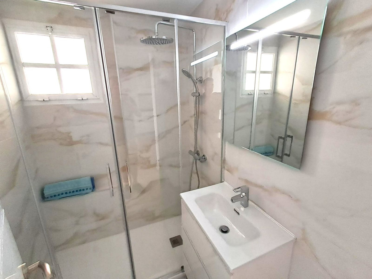 2 Bed Apartment for sale in Benalmadena Costa Costa Del Sol, Málaga, Spain