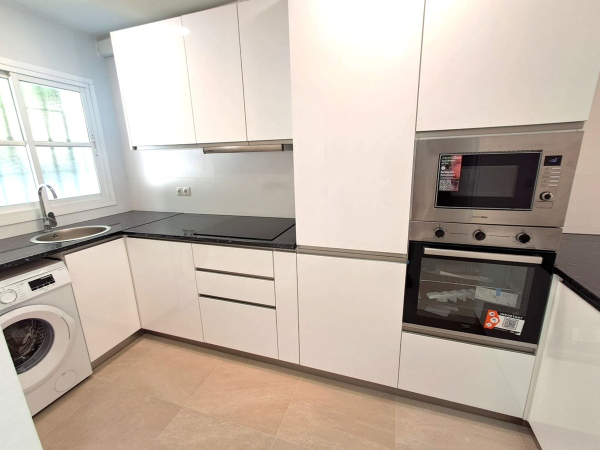 2 Bed Apartment for sale in Benalmadena Costa Costa Del Sol, Málaga, Spain