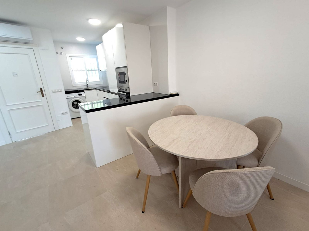 2 Bed Apartment for sale in Benalmadena Costa Costa Del Sol, Málaga, Spain