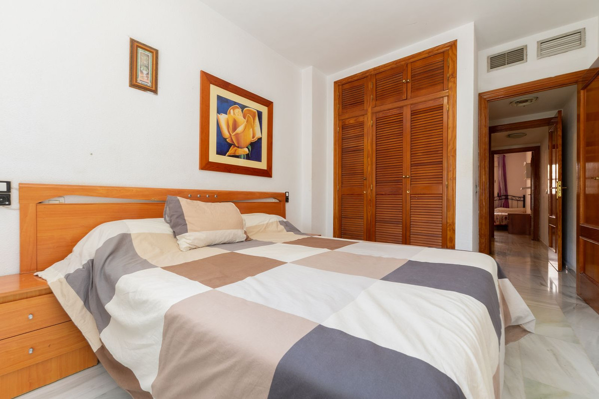 2 Bed Apartment for sale in Fuengirola Costa Del Sol, Málaga, Spain
