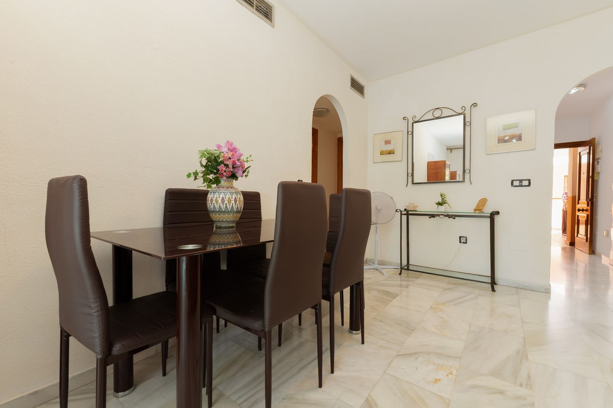 2 Bed Apartment for sale in Fuengirola Costa Del Sol, Málaga, Spain