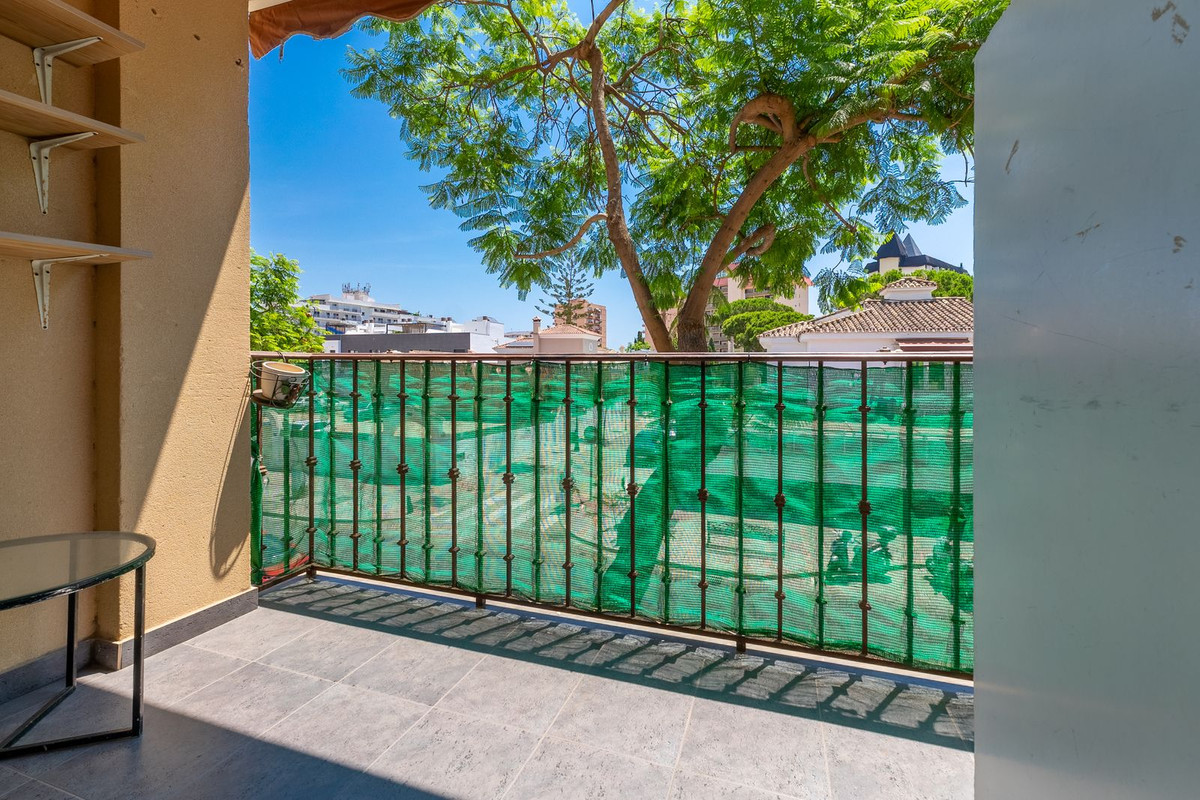 2 Bed Apartment for sale in Fuengirola Costa Del Sol, Málaga, Spain