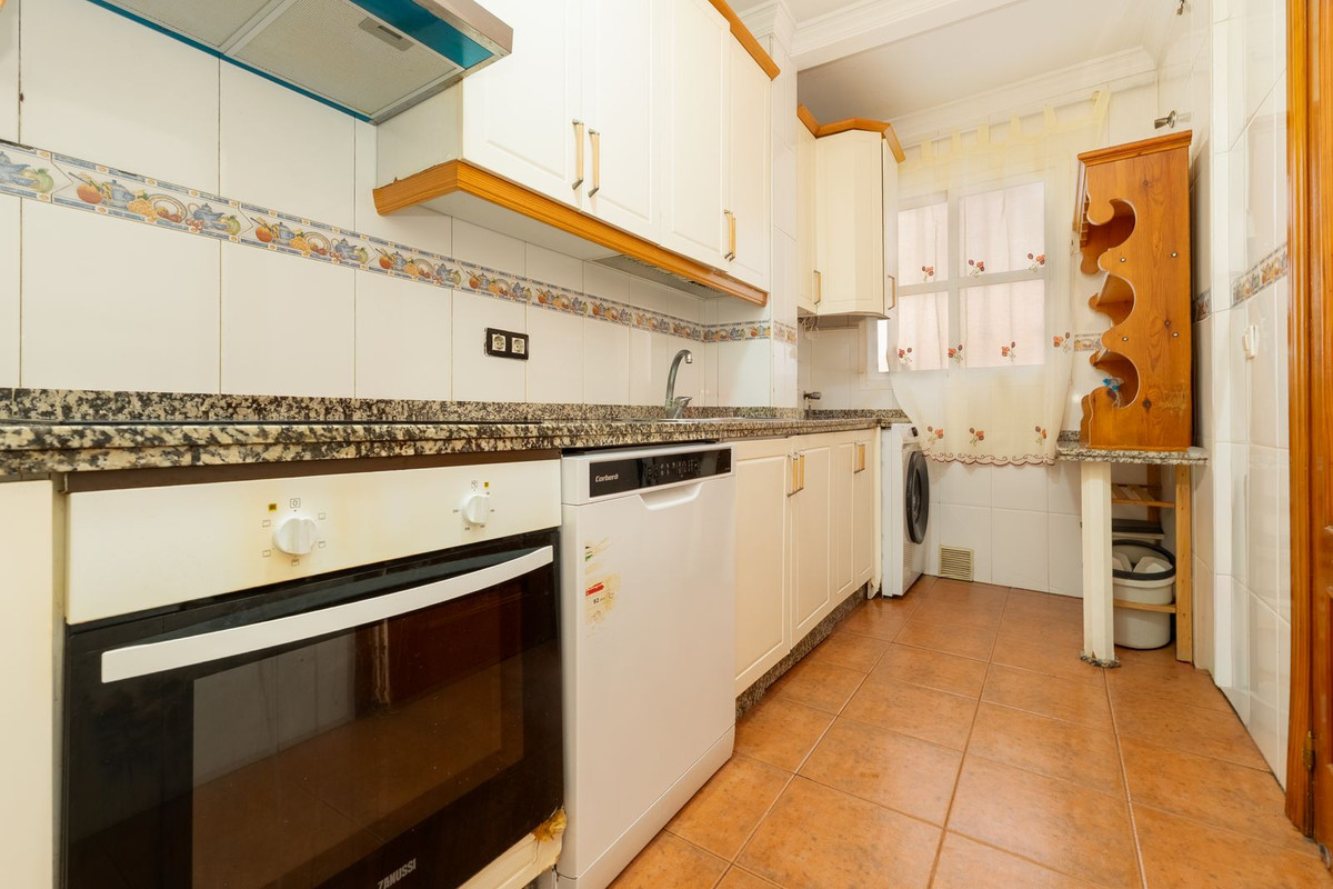 2 Bed Apartment for sale in Fuengirola Costa Del Sol, Málaga, Spain
