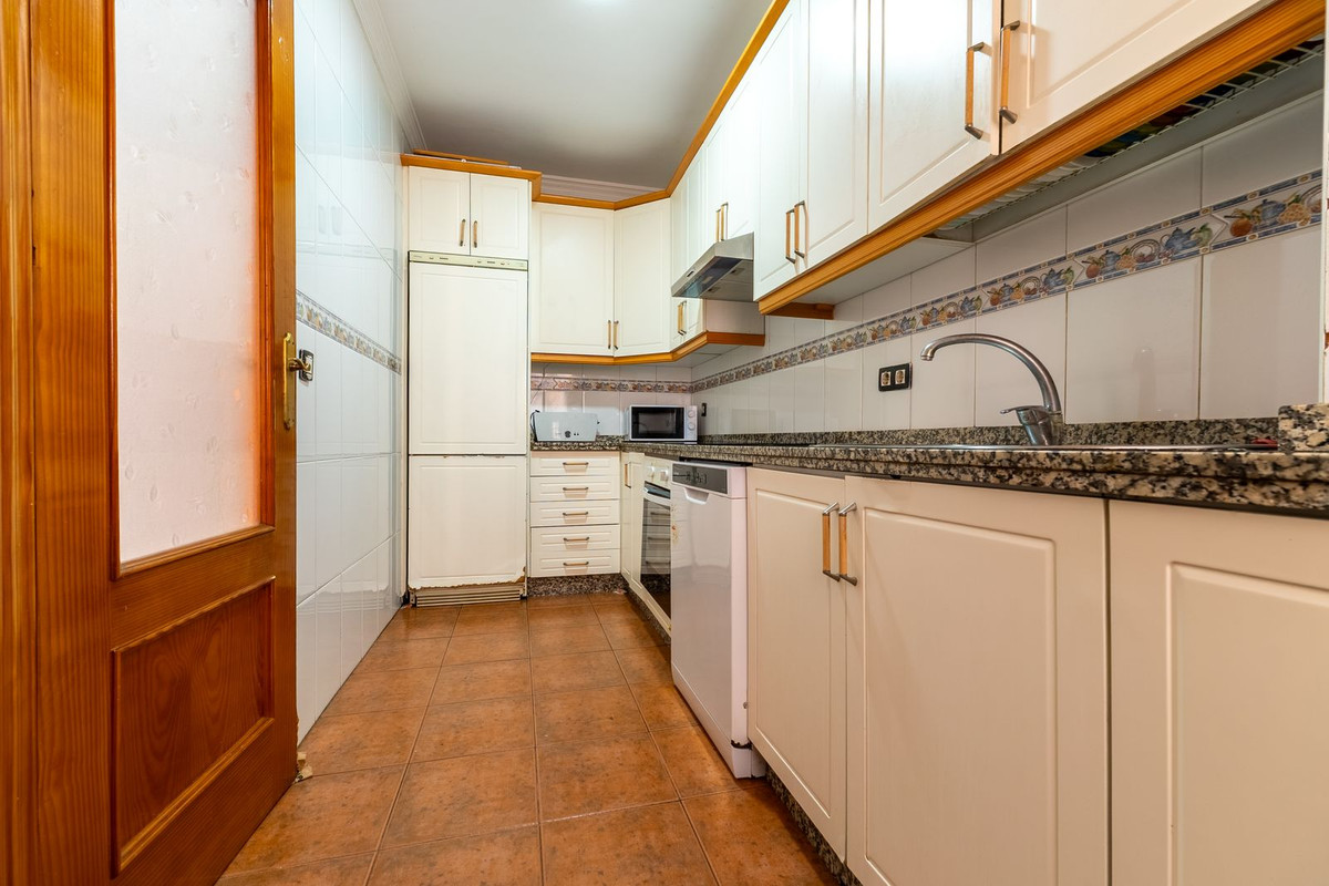 2 Bed Apartment for sale in Fuengirola Costa Del Sol, Málaga, Spain