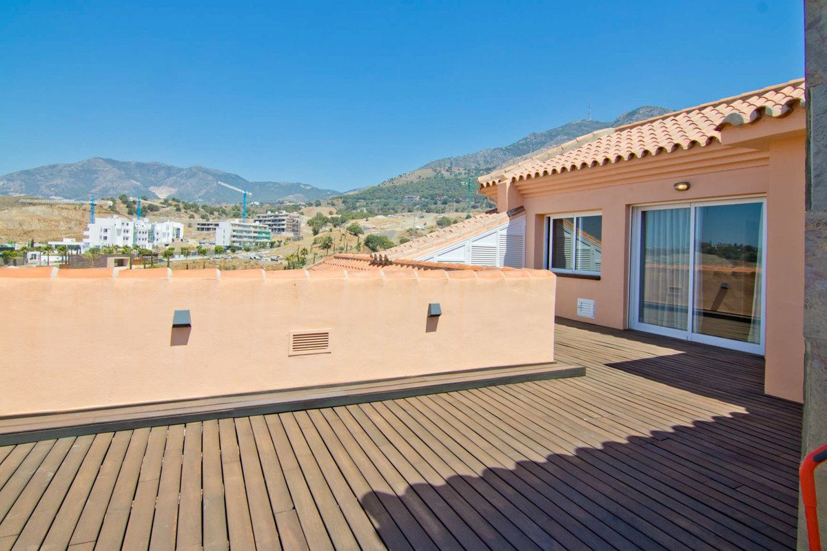 2 Bed Apartment for sale in Fuengirola Costa Del Sol, Málaga, Spain
