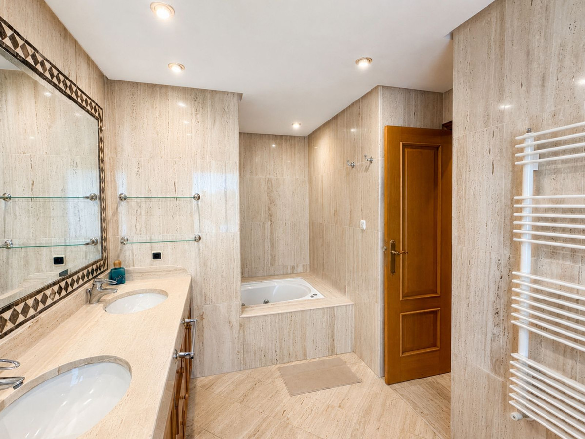 7 Bed Townhouse for sale in Marbella Costa Del Sol, Málaga, Spain