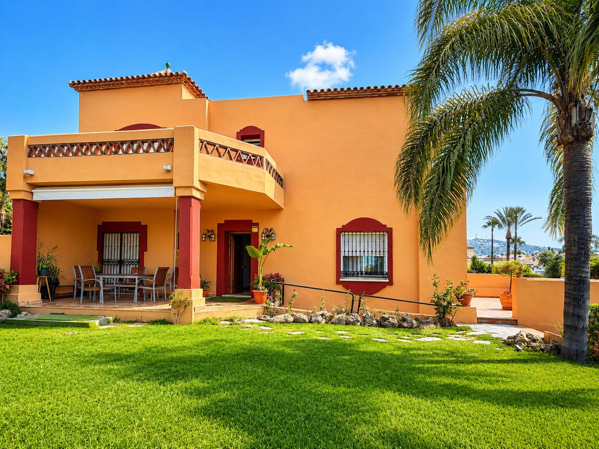 7 Bed Townhouse for sale in Marbella Costa Del Sol, Málaga, Spain
