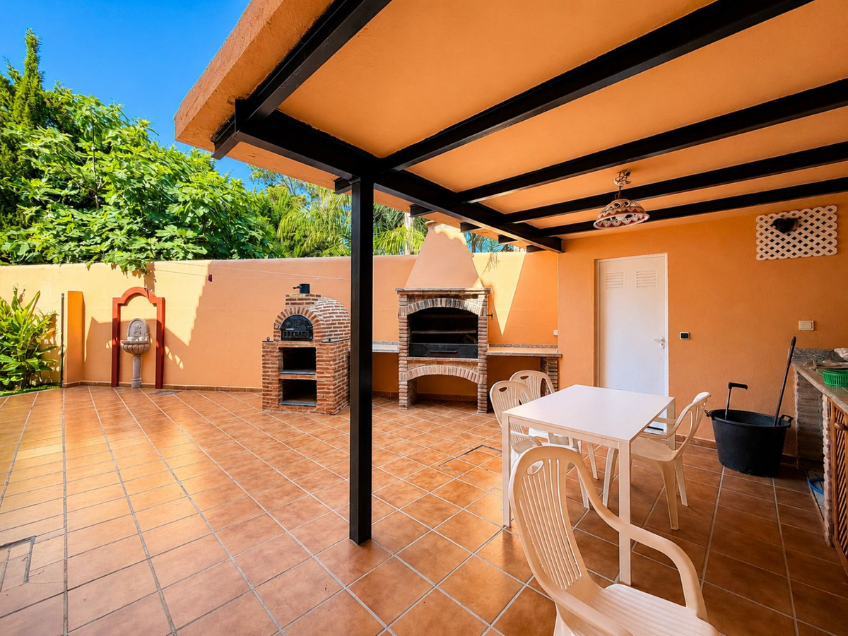 7 Bed Townhouse for sale in Marbella Costa Del Sol, Málaga, Spain