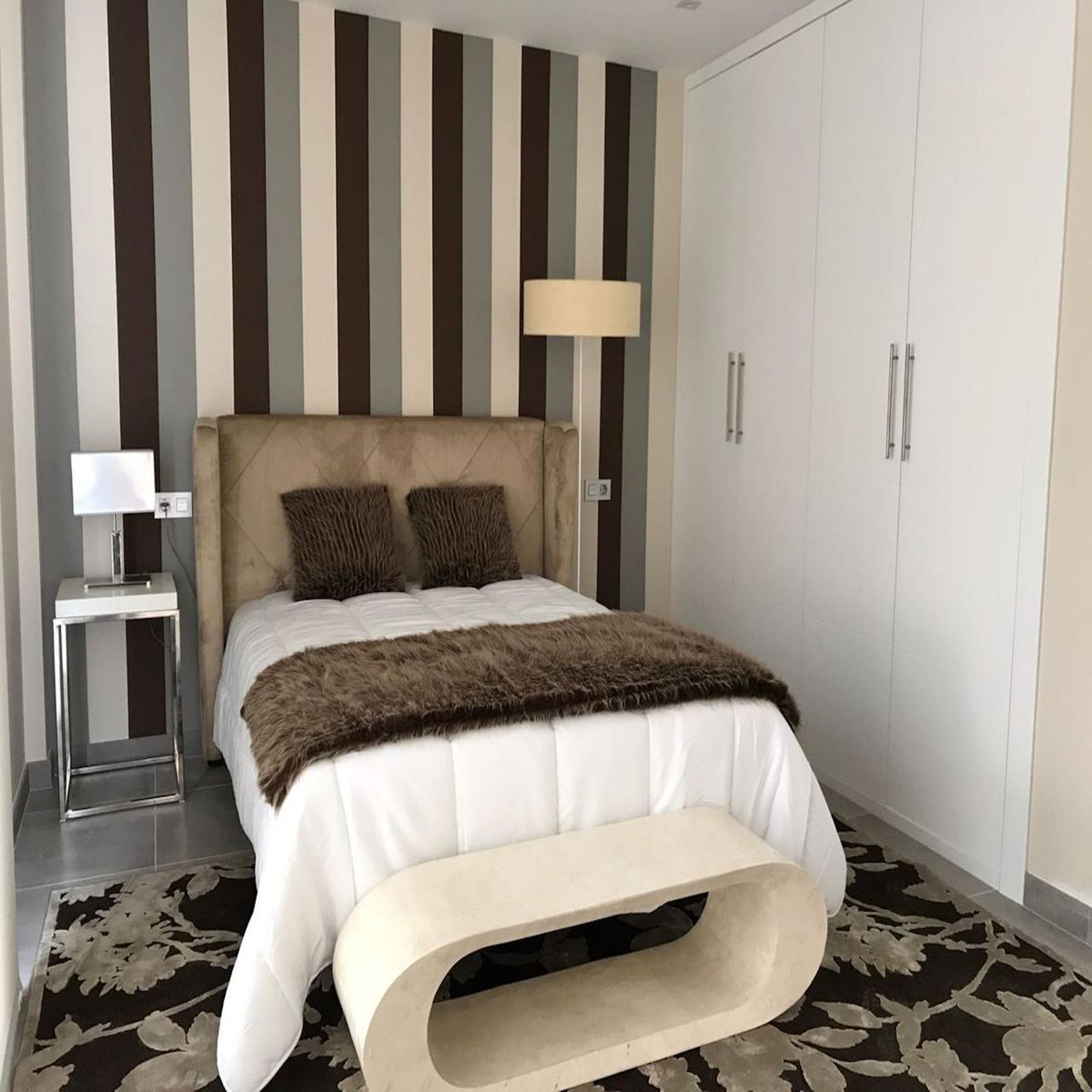 6 Bed Townhouse for sale in Nueva Andalucía Costa Del Sol, Málaga, Spain