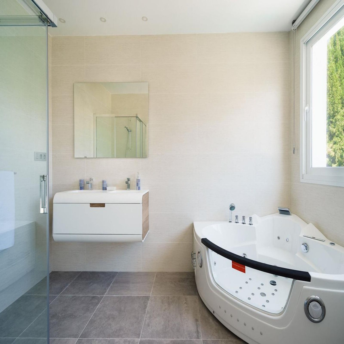6 Bed Townhouse for sale in Nueva Andalucía Costa Del Sol, Málaga, Spain