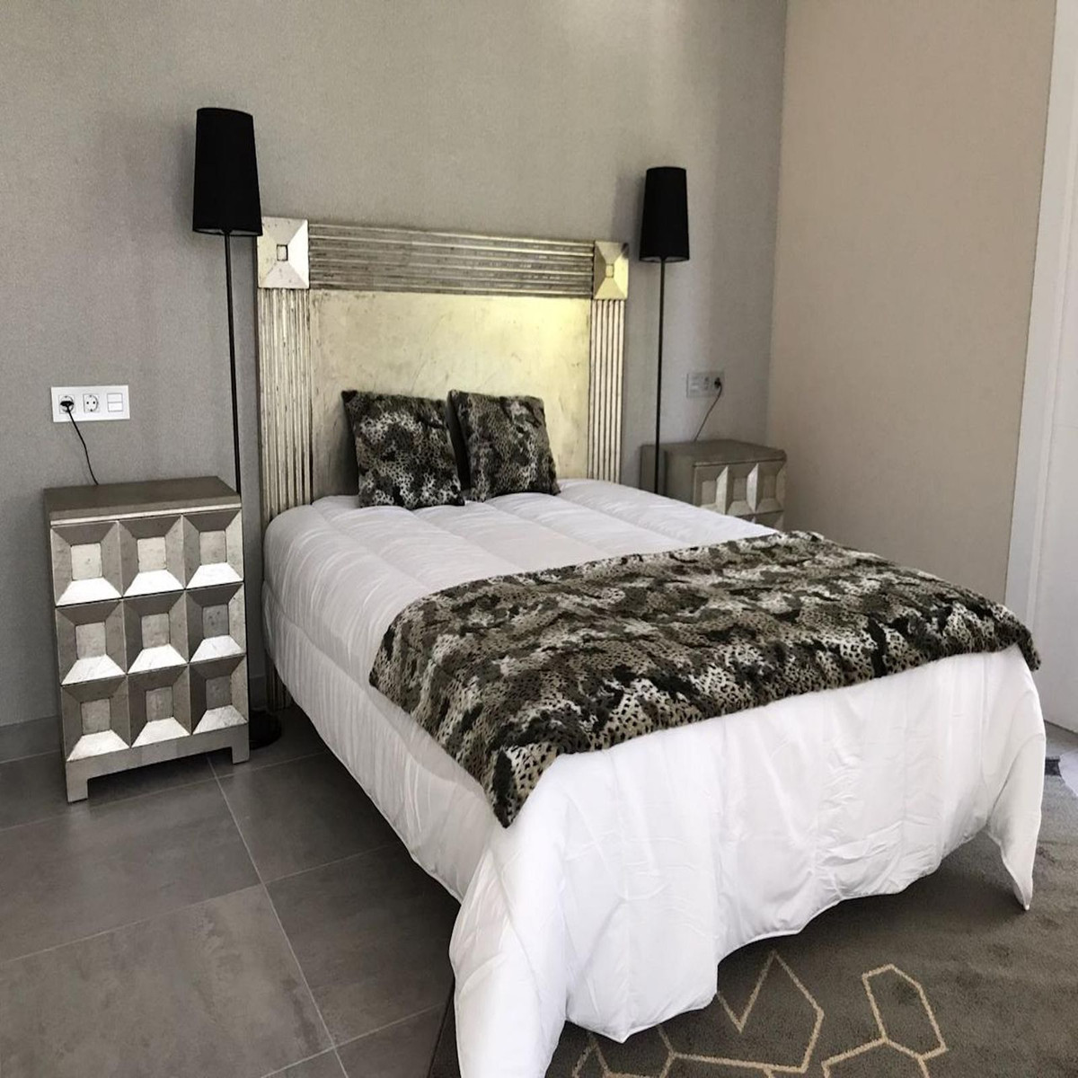 6 Bed Townhouse for sale in Nueva Andalucía Costa Del Sol, Málaga, Spain