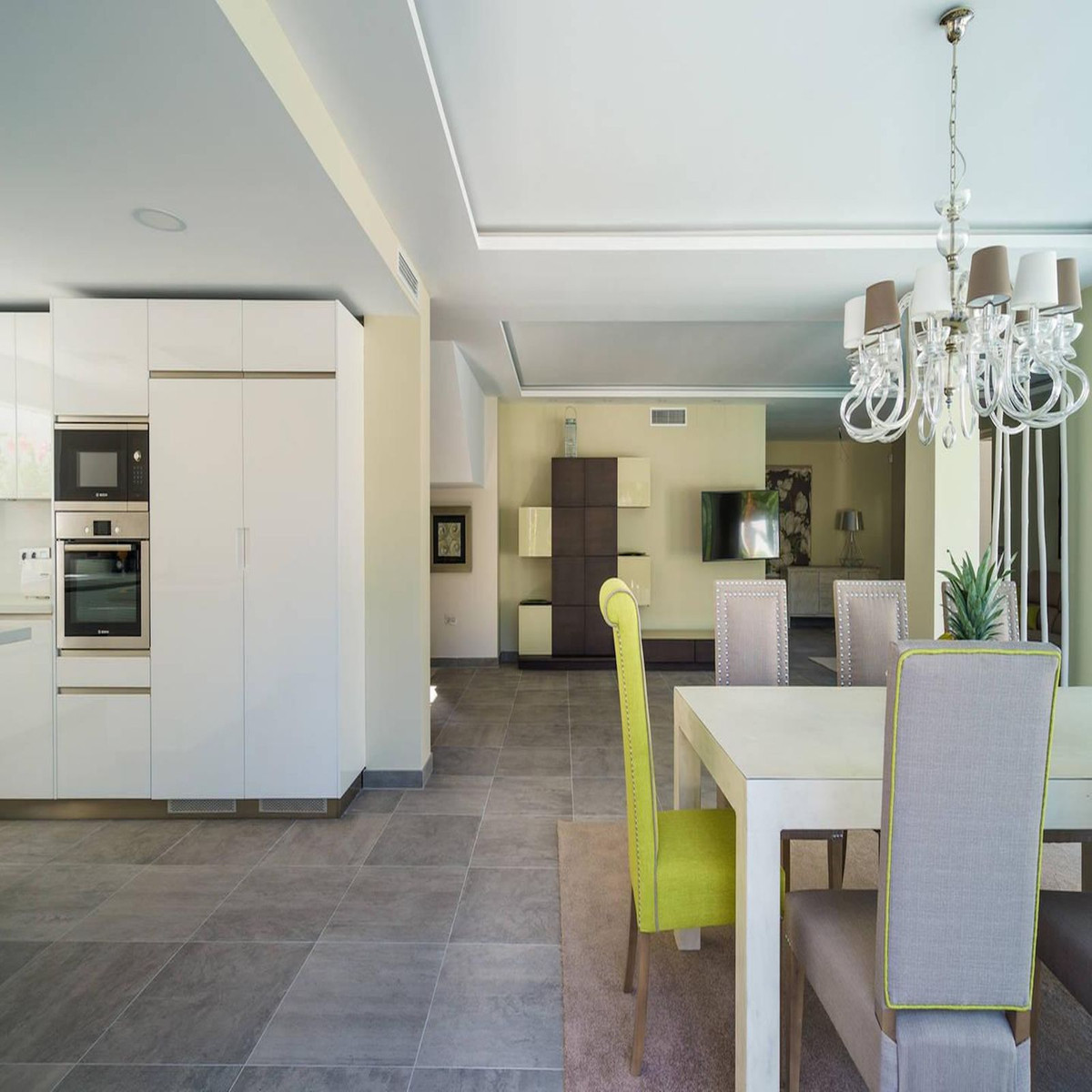 6 Bed Townhouse for sale in Nueva Andalucía Costa Del Sol, Málaga, Spain