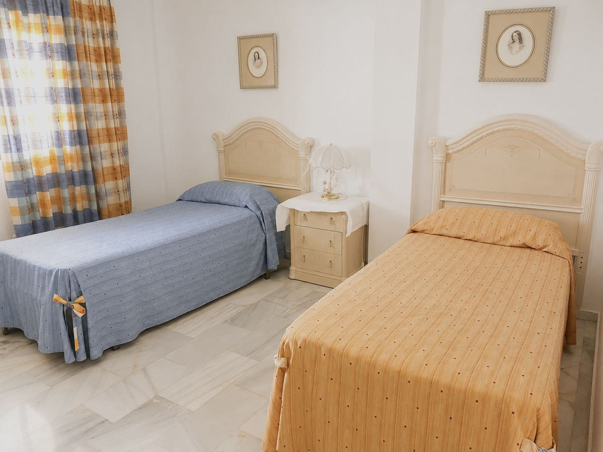 Se vende Apartamento Planta Media de 2 dormitorios en Costa Del Sol, Málaga, España