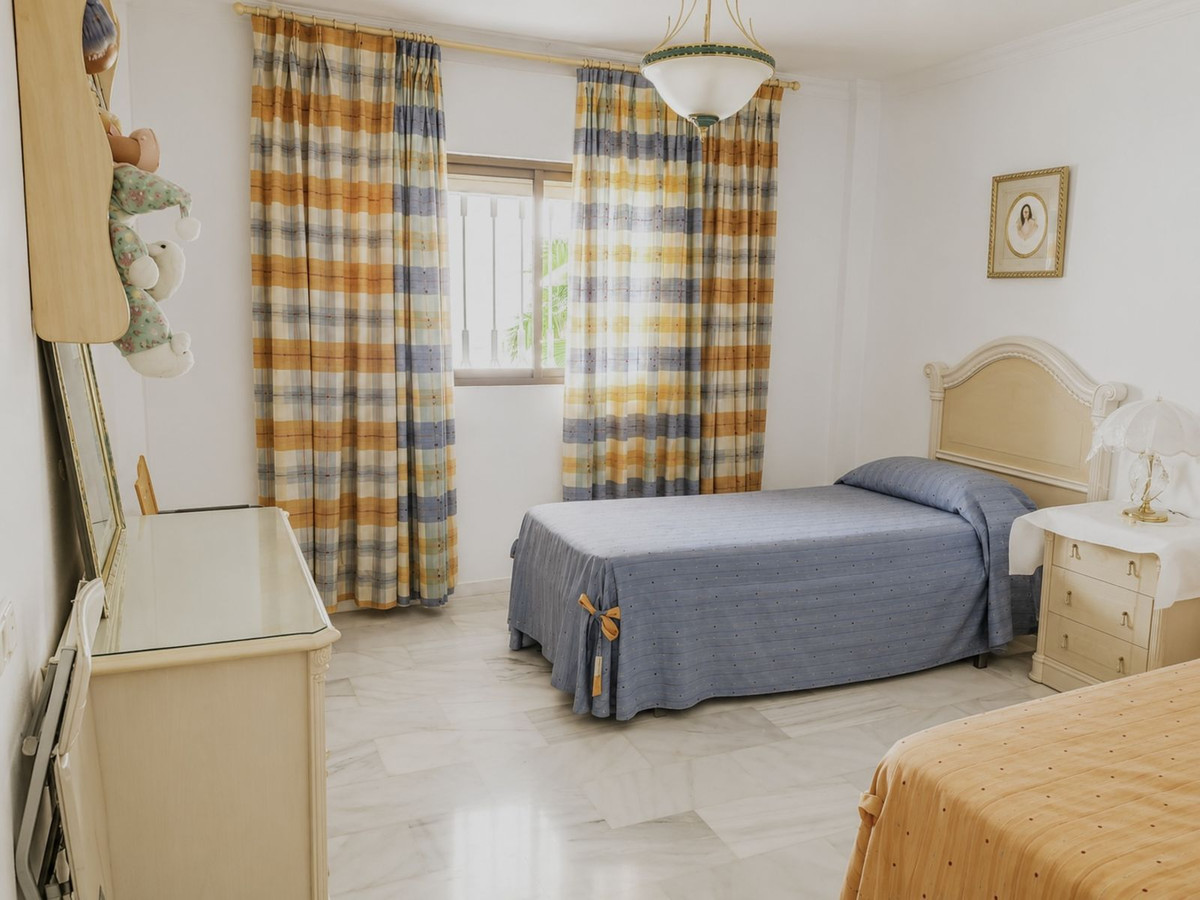 Se vende Apartamento Planta Media de 2 dormitorios en Costa Del Sol, Málaga, España