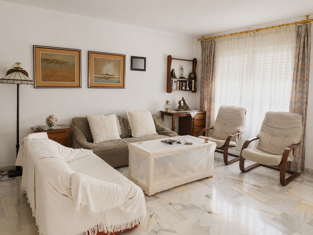 Se vende Apartamento Planta Media de 2 dormitorios en Costa Del Sol, Málaga, España