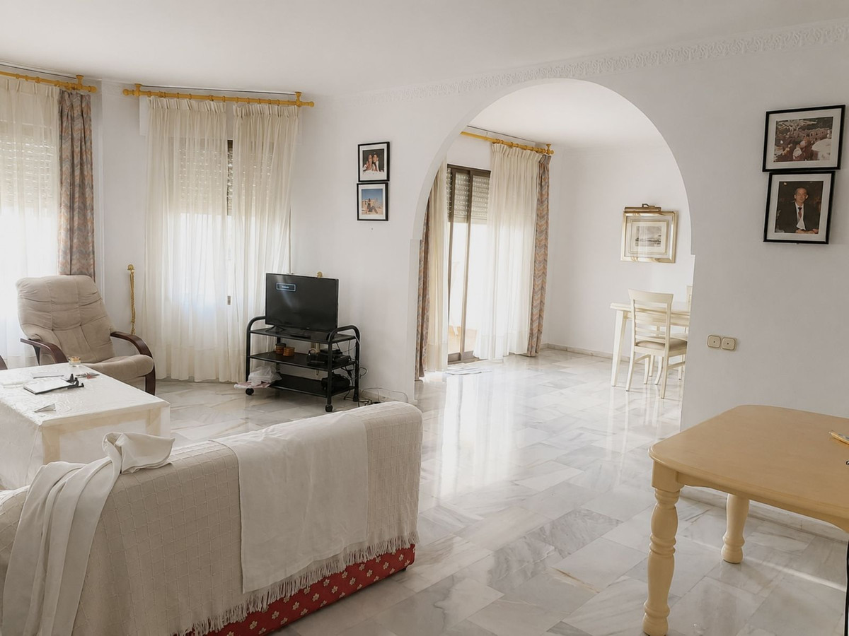 Se vende Apartamento Planta Media de 2 dormitorios en Costa Del Sol, Málaga, España