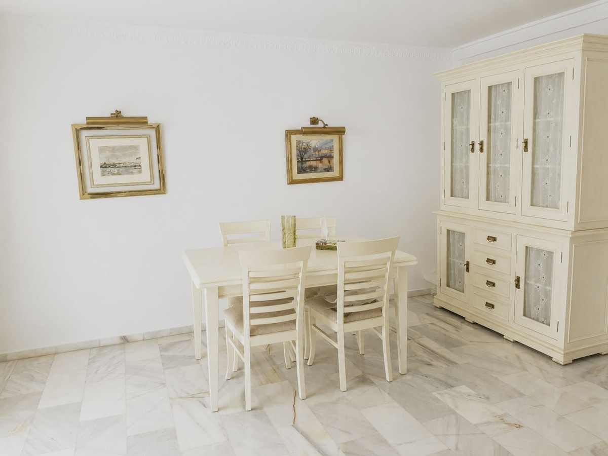 Se vende Apartamento Planta Media de 2 dormitorios en Costa Del Sol, Málaga, España
