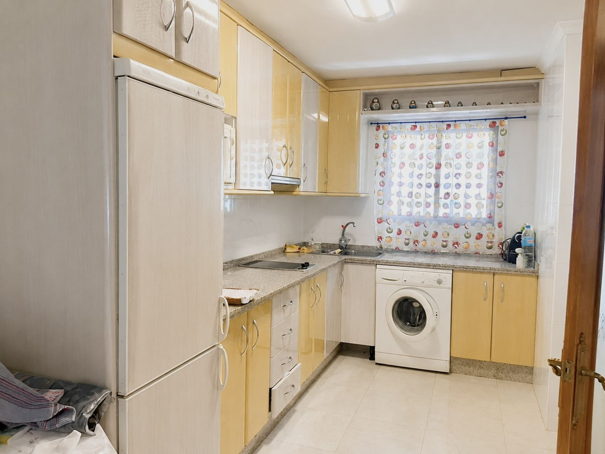 Se vende Apartamento Planta Media de 2 dormitorios en Costa Del Sol, Málaga, España