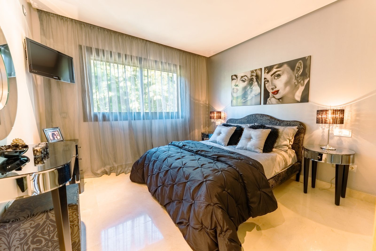 Se vende Apartamento Planta Media de 2 dormitorios en Costa Del Sol, Málaga, España