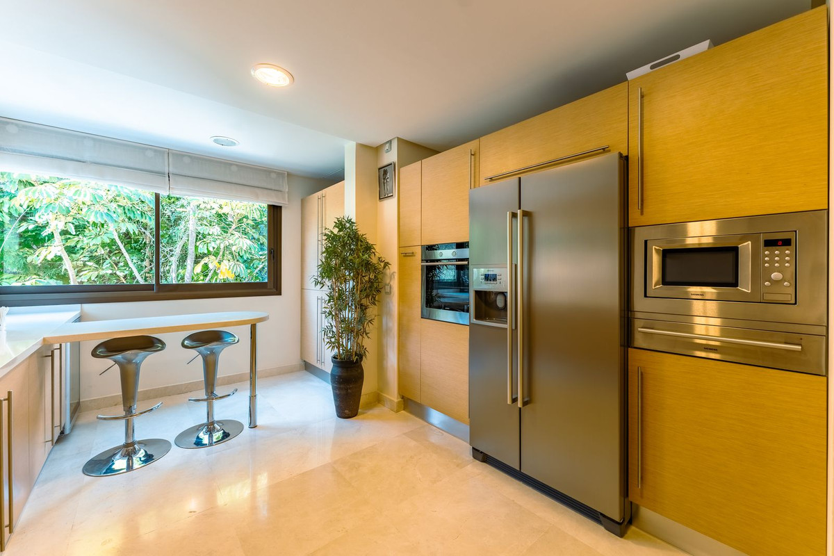 Se vende Apartamento Planta Media de 2 dormitorios en Costa Del Sol, Málaga, España
