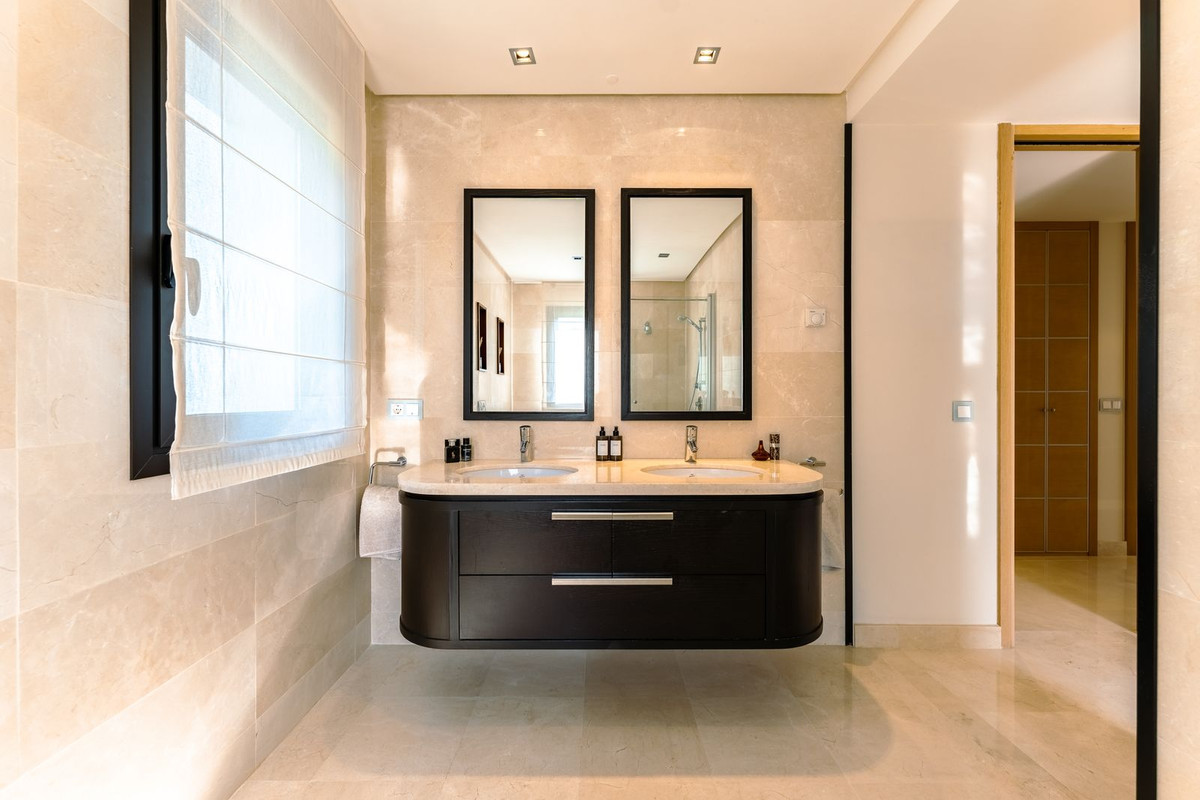 Se vende Apartamento Planta Media de 2 dormitorios en Costa Del Sol, Málaga, España