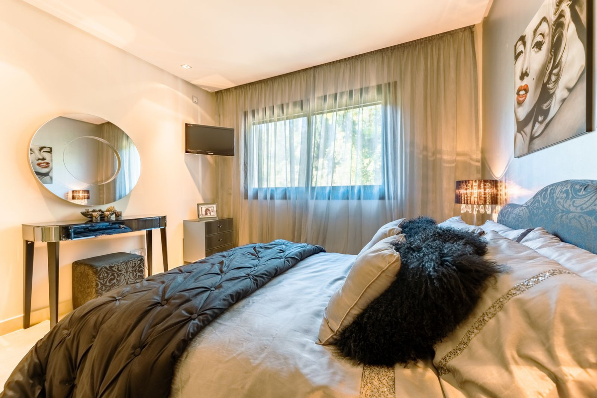 Se vende Apartamento Planta Media de 2 dormitorios en Costa Del Sol, Málaga, España