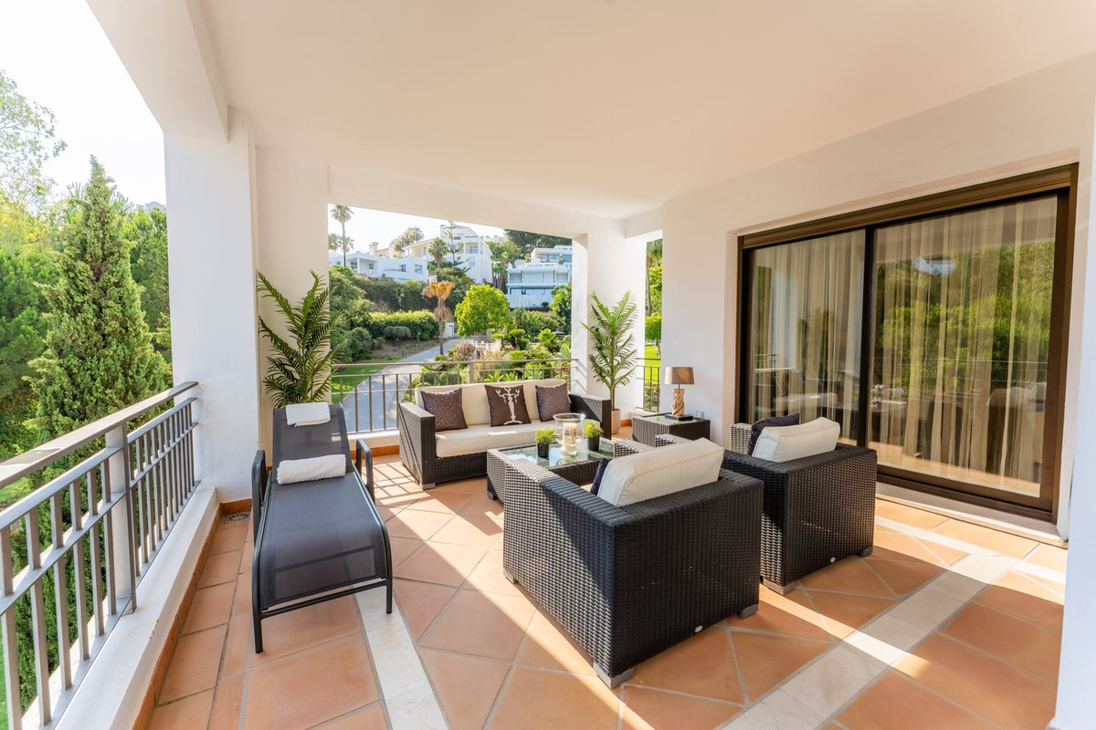 Se vende Apartamento Planta Media de 2 dormitorios en Costa Del Sol, Málaga, España
