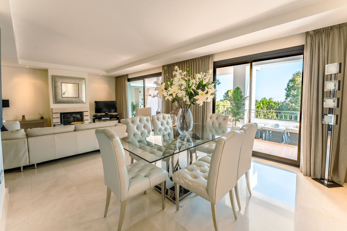 Se vende Apartamento Planta Media de 2 dormitorios en Costa Del Sol, Málaga, España