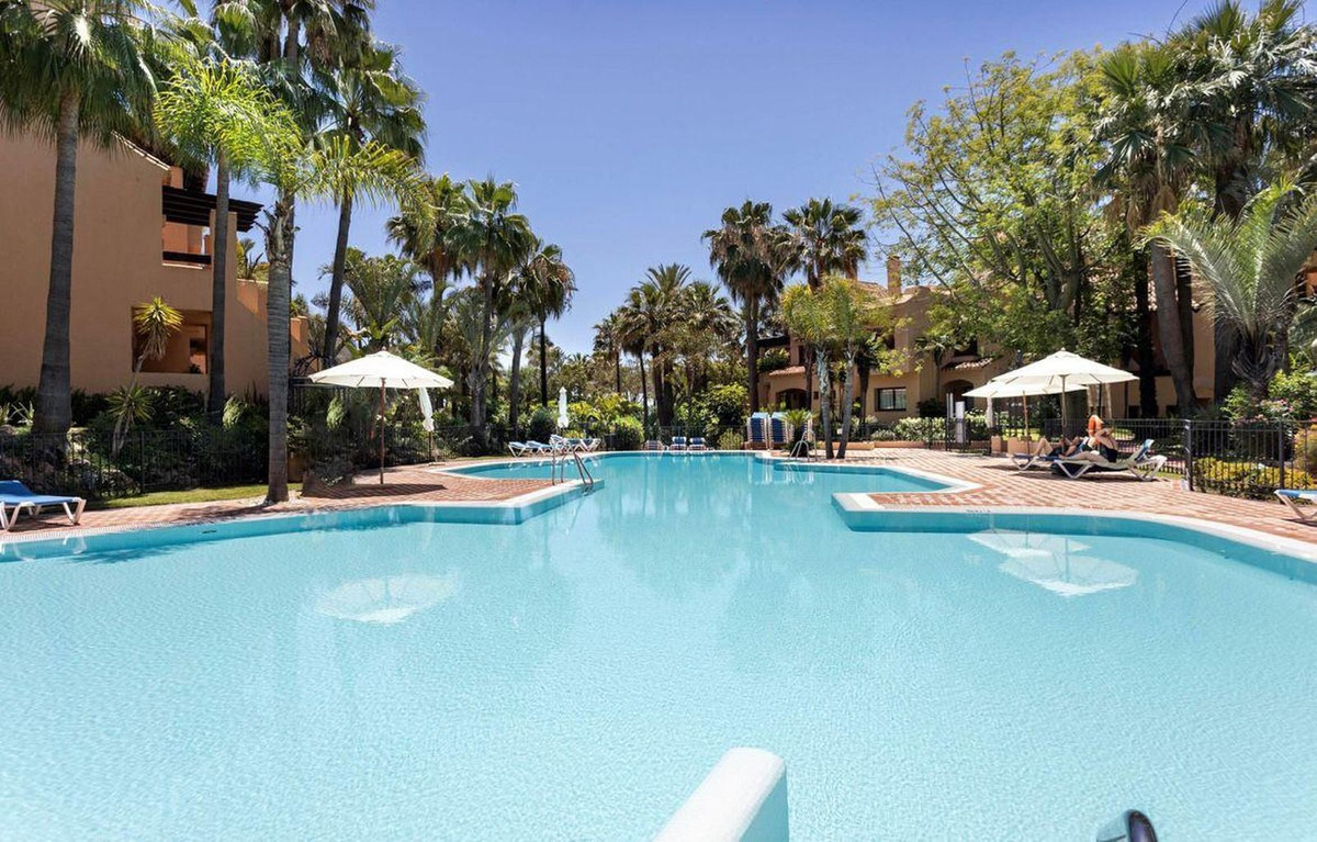 2 Bed Apartment for sale in San Pedro De Alcántara Costa Del Sol, Málaga, Spain