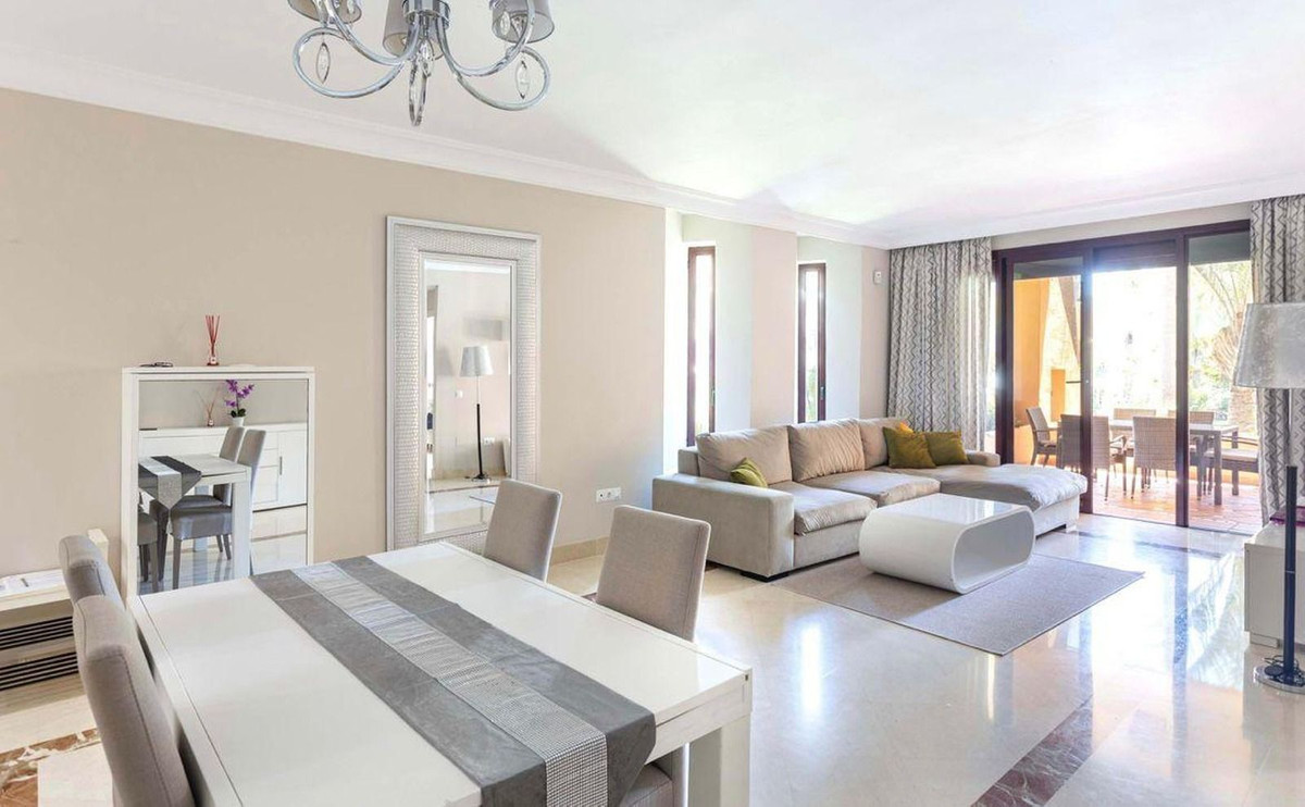 2 Bed Apartment for sale in San Pedro De Alcántara Costa Del Sol, Málaga, Spain