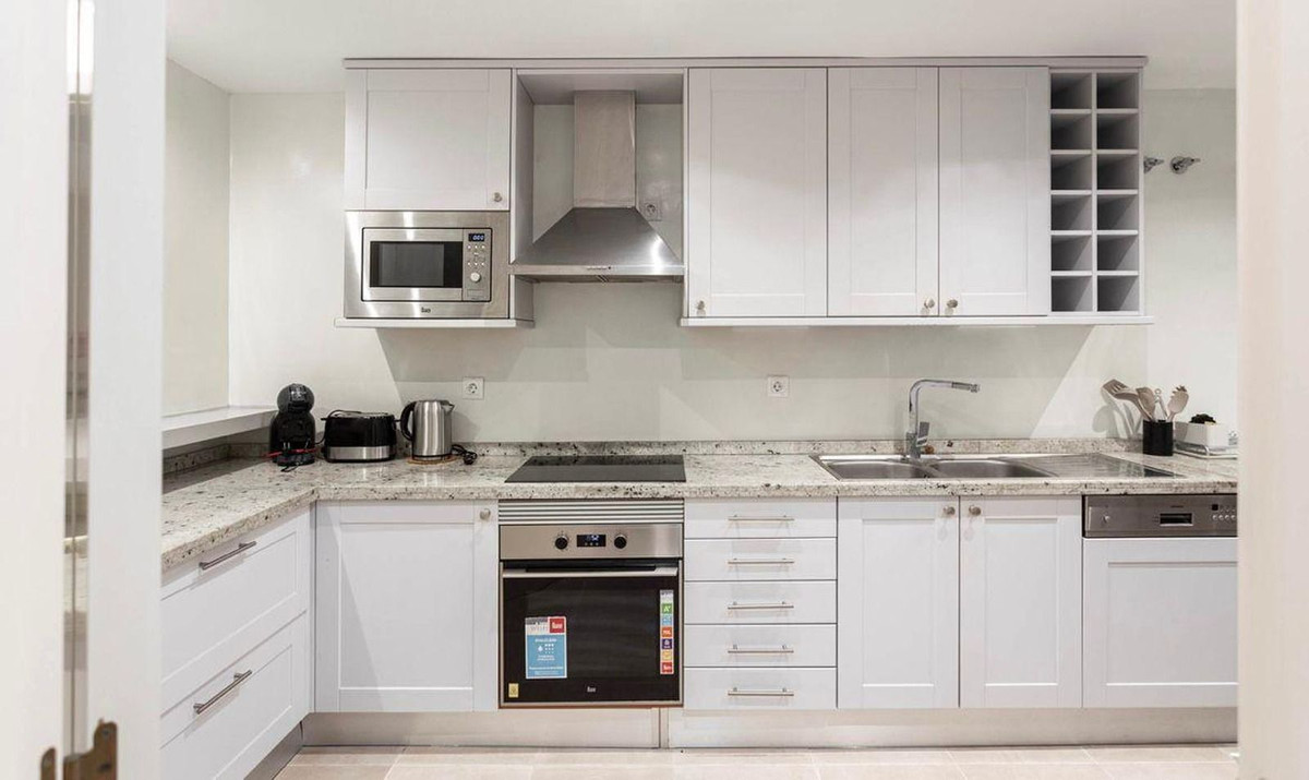 2 Bed Apartment for sale in San Pedro De Alcántara Costa Del Sol, Málaga, Spain